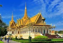Tham quan cung điện Hoàng gia Campuchia – kiệt tác kiến trúc lộng lẫy Tham quan cung điện Hoàng gia Campuchia - kiệt tác kiến trúc lộng lẫy